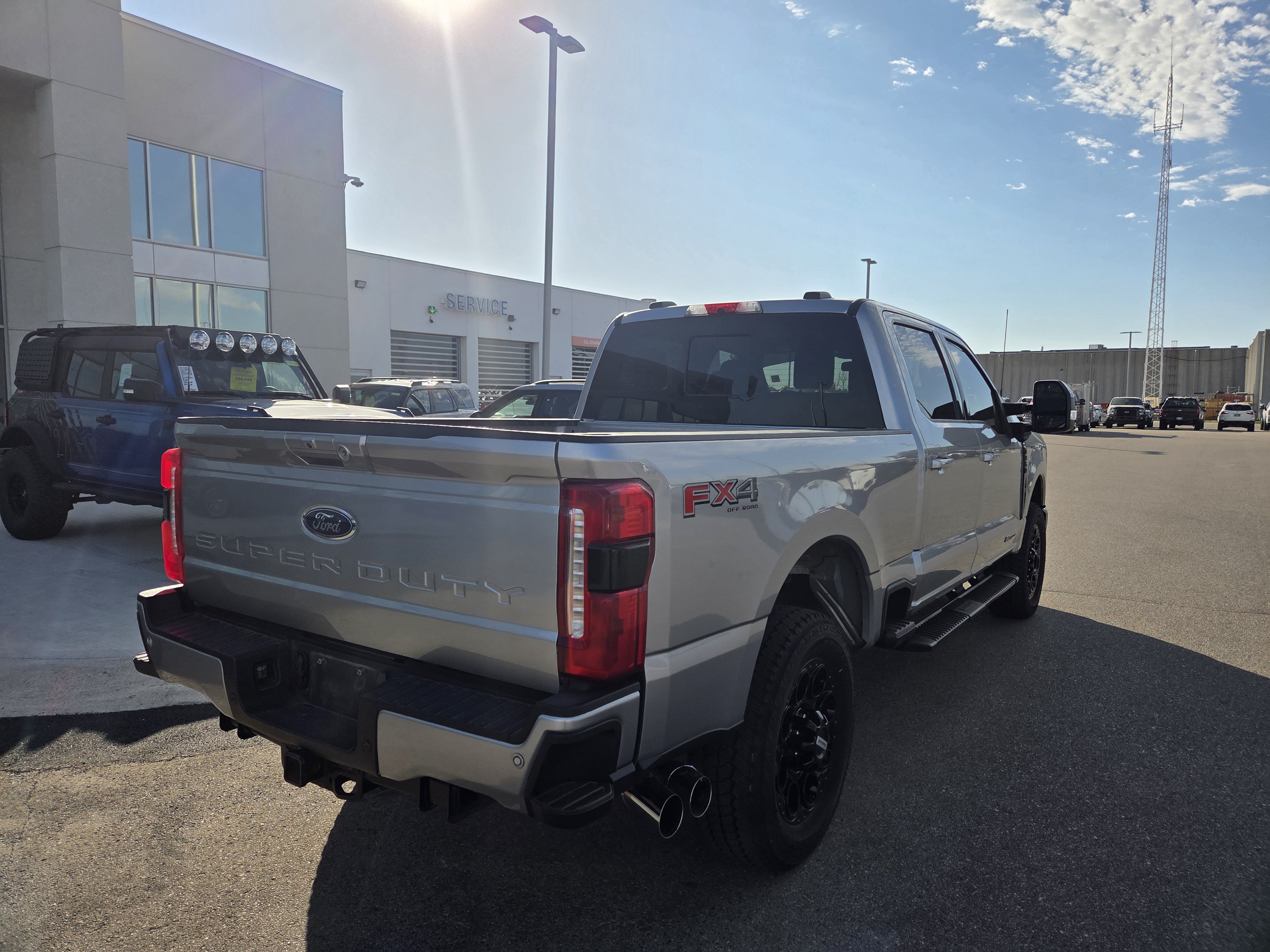 Used 2023 Ford F350 Lariat w/ Lariat Ultimate Package AWD/4WD image 5