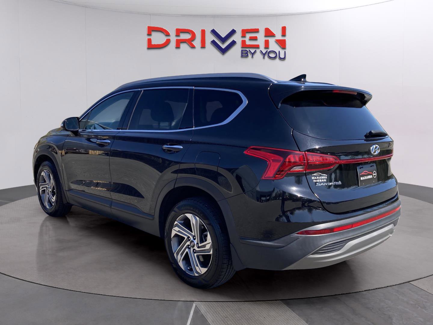 Used 2023 Hyundai Santa Fe SEL w/ Winter Weather Package image 4