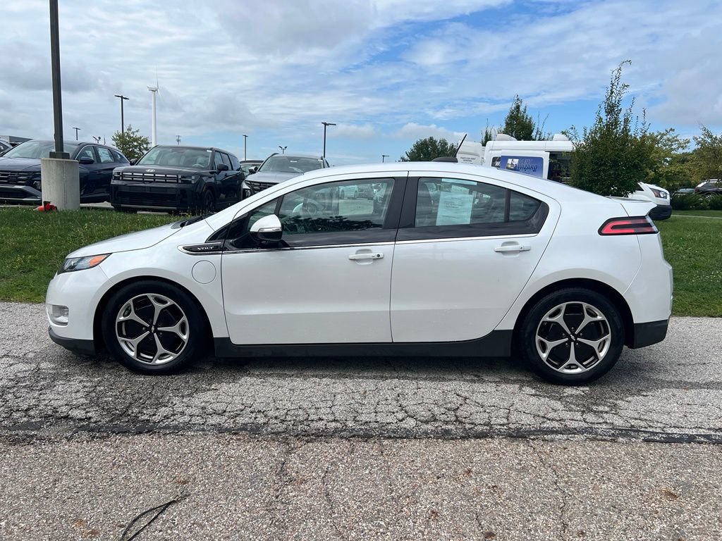 Used 2015 Chevrolet Volt Premium w/ Premium Trim Package FWD image 2