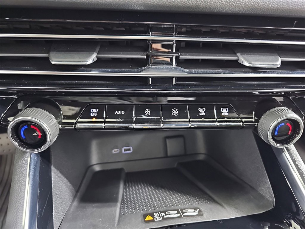 Certified 2024 Chevrolet Traverse LT w/ Trailering Package image 31