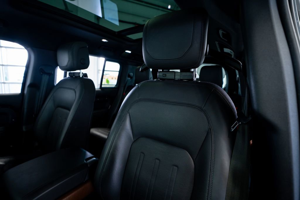 Used 2023 Land Rover Defender 110 X image 38