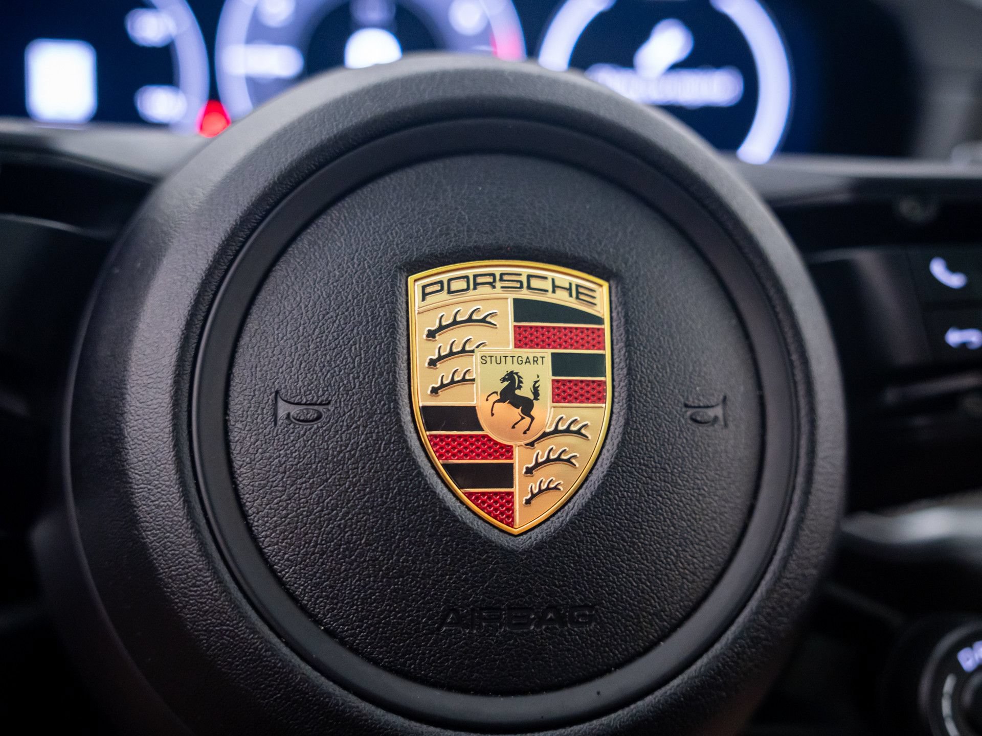 Certified 2025 Porsche Cayenne E-Hybrid Coupe AWD/4WD image 30