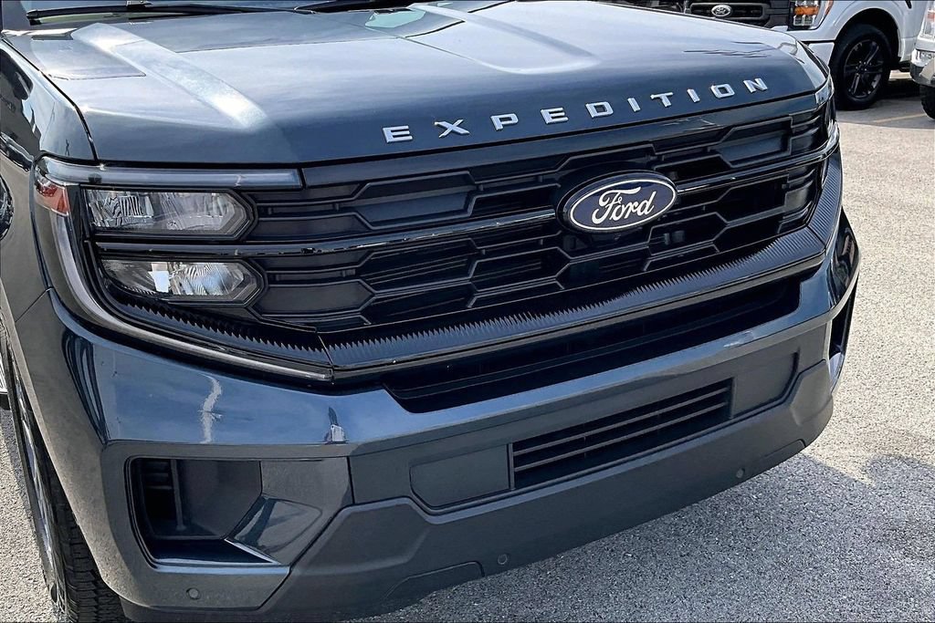 Certified 2025 Ford Expedition Active AWD/4WD image 31