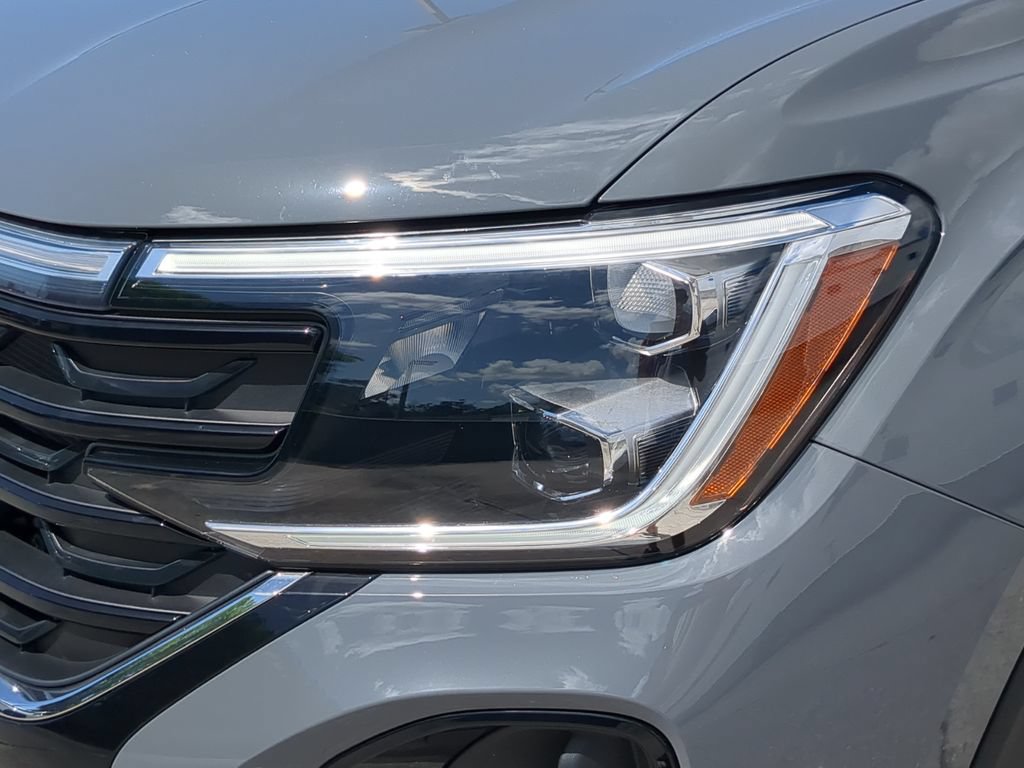 New 2026 Volkswagen Atlas Cross Sport SE FWD image 6