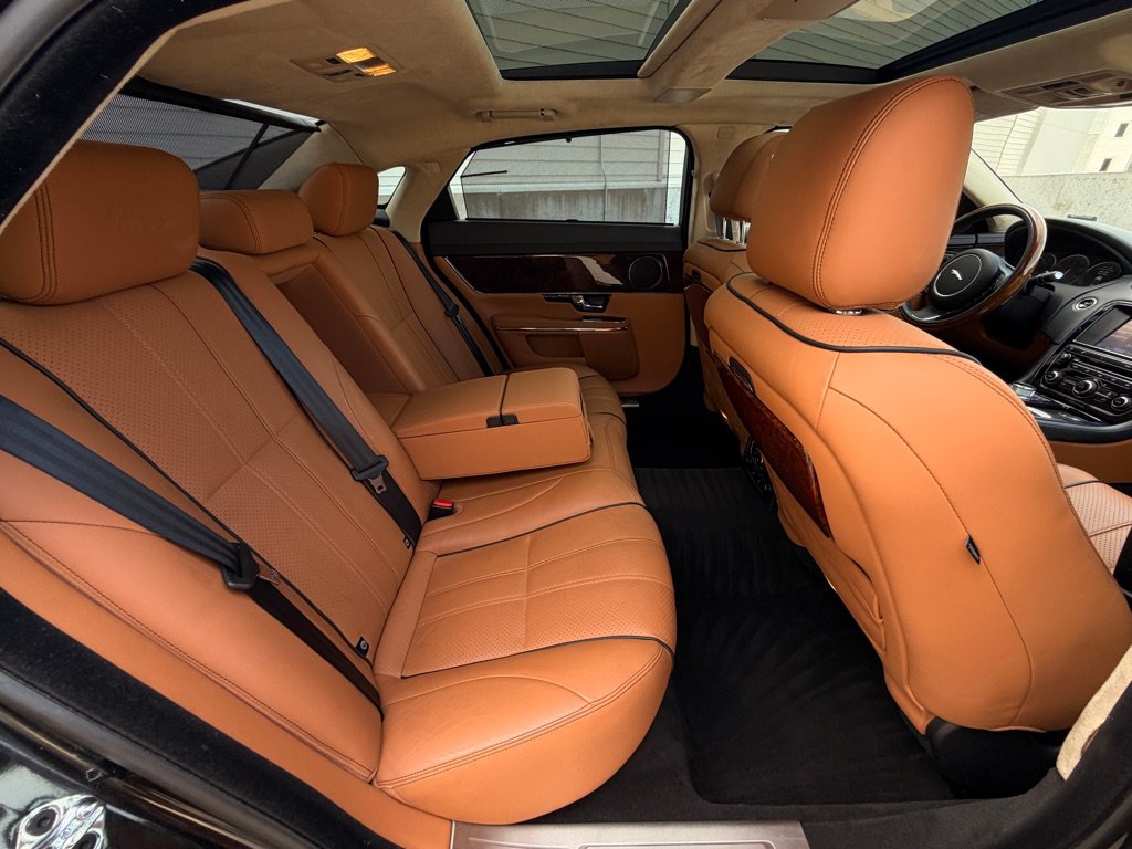 Used 2011 Jaguar XJ L RWD image 18