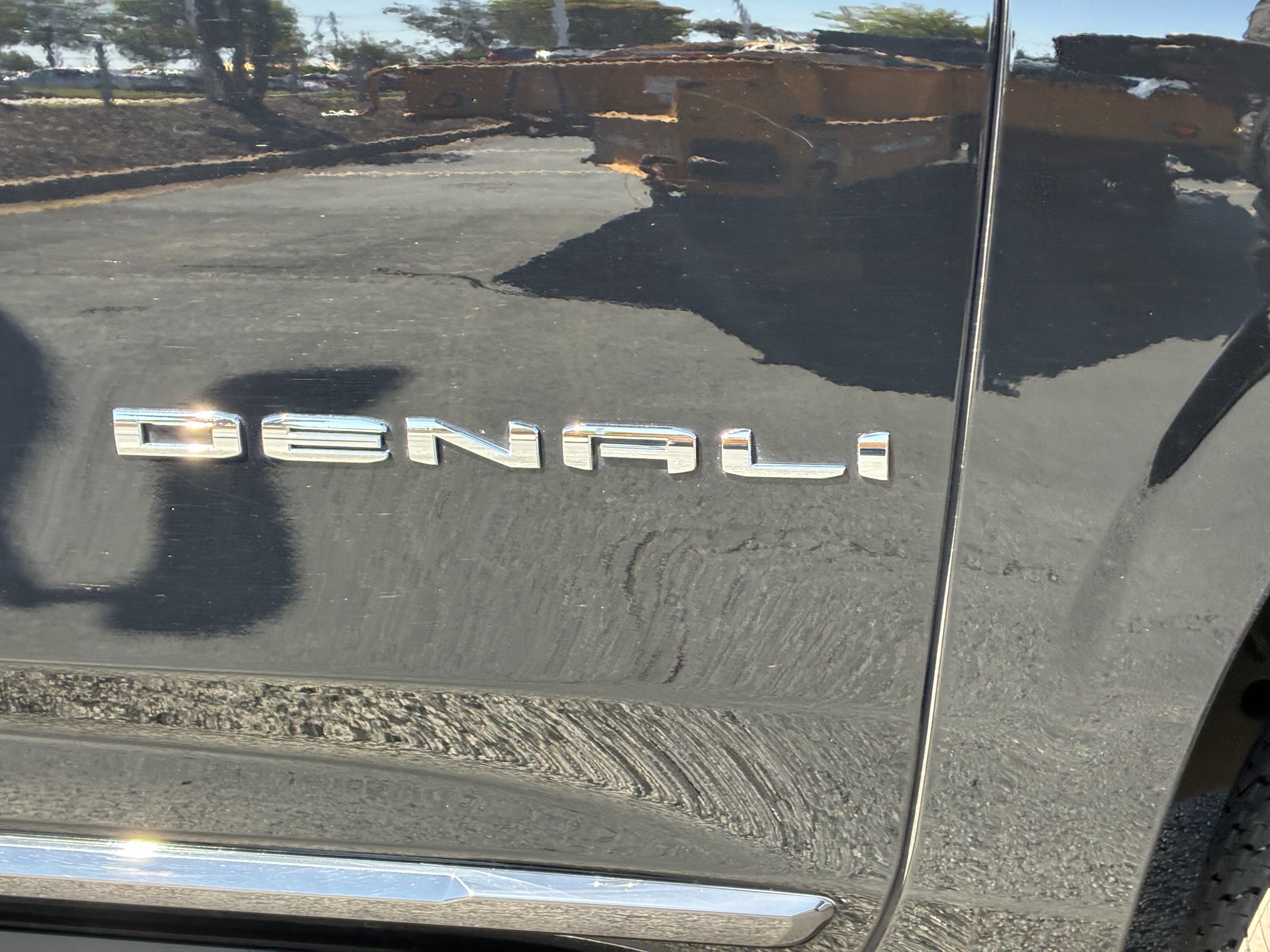 Used 2023 GMC Yukon XL Denali Ultimate image 7