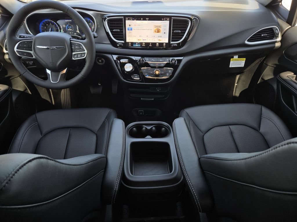 New 2026 Chrysler Voyager LX FWD image 14