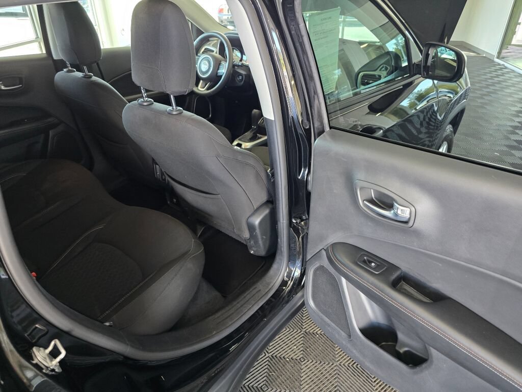 Used 2020 Jeep Compass Sport FWD image 30