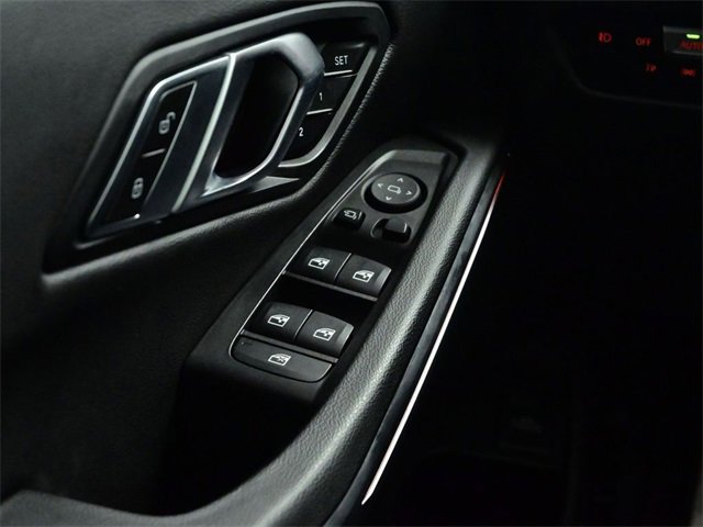 Used 2022 BMW 330i Sedan w/ M Sport Package image 11