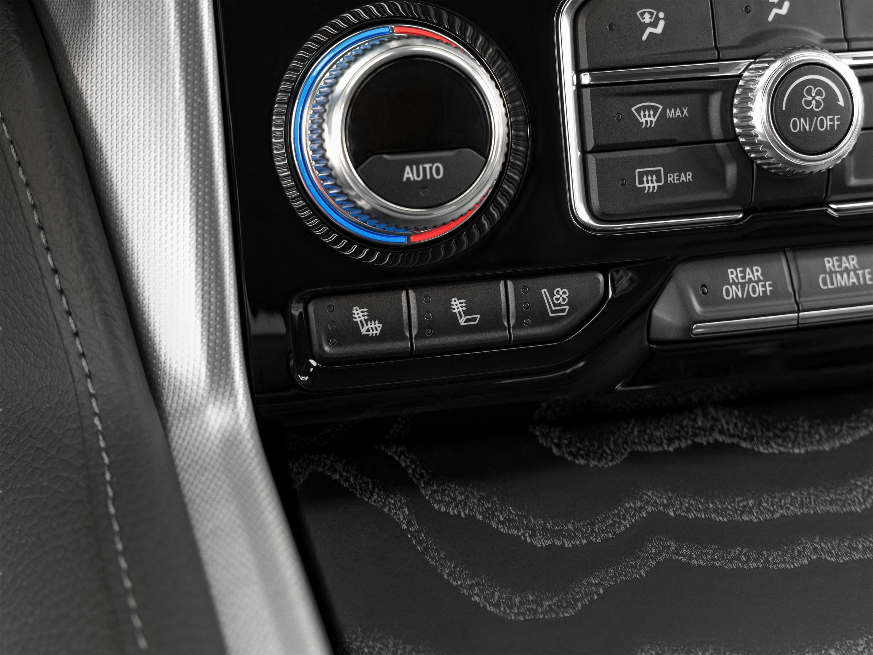 Used 2024 GMC Yukon Denali Ultimate AWD/4WD image 18