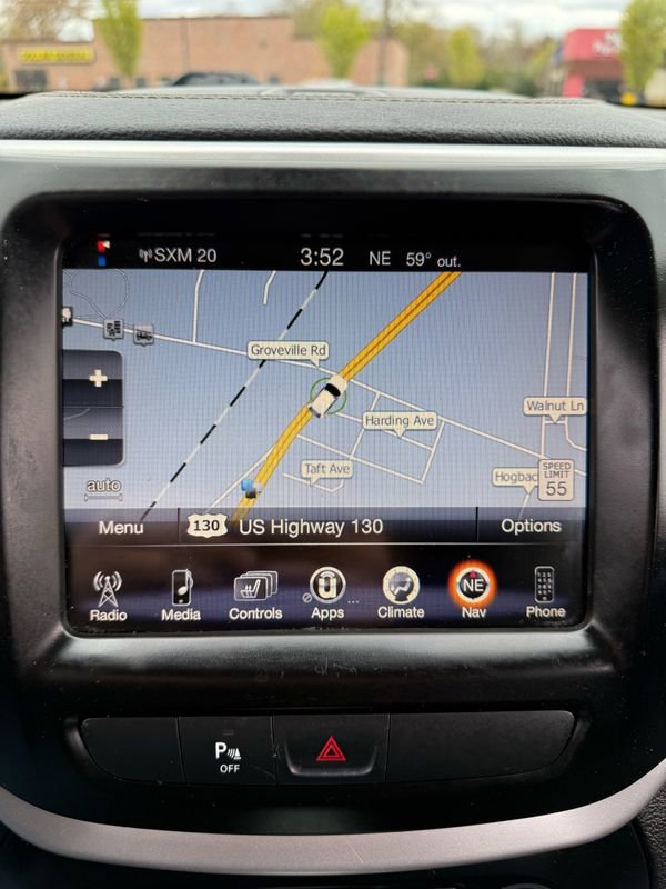 Used 2018 Jeep Cherokee Latitude Plus w/ Cold Weather Group image 14