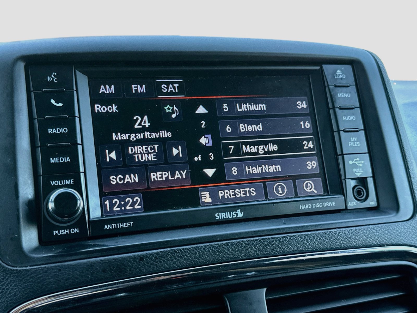 Used 2018 Dodge Grand Caravan SE FWD image 17