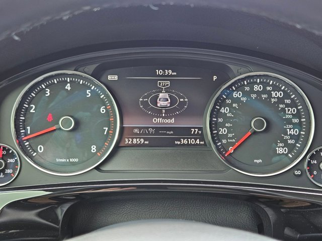 Used 2017 Volkswagen Touareg Wolfsburg Edition image 11