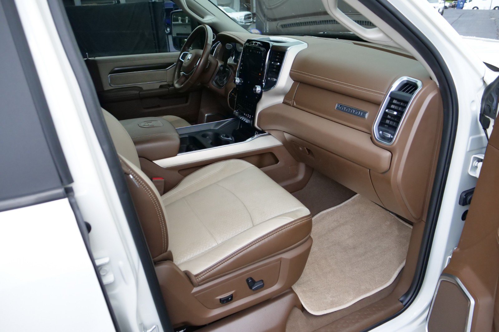 Used 2023 RAM 2500 Laramie AWD/4WD image 46