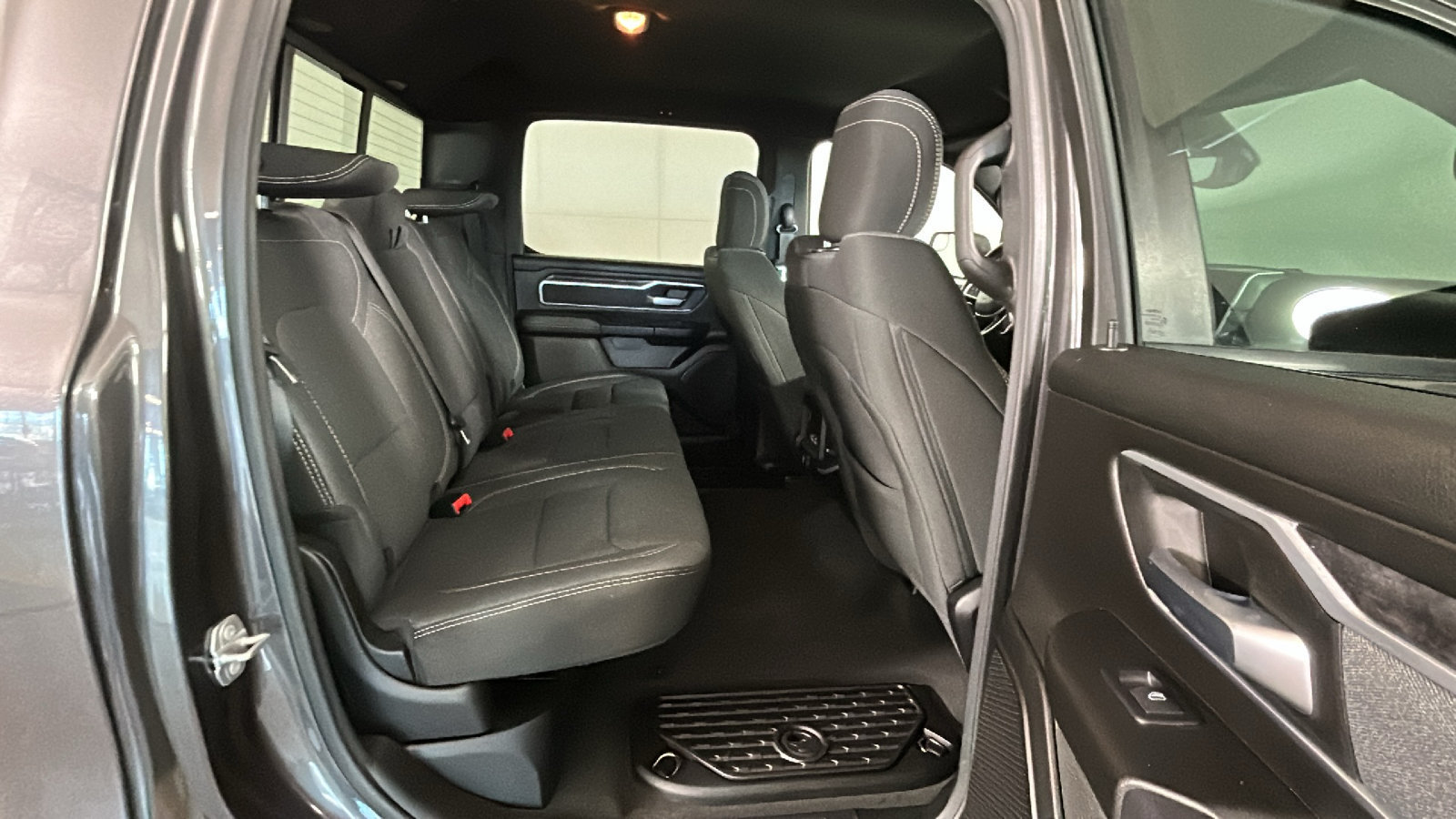 Used 2022 RAM 1500 Big Horn AWD/4WD image 36