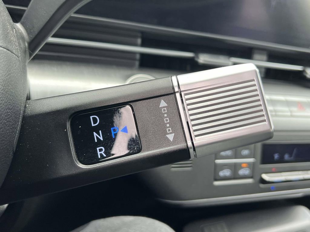 Certified 2024 Hyundai Kona SEL w/ Convenience Package image 29