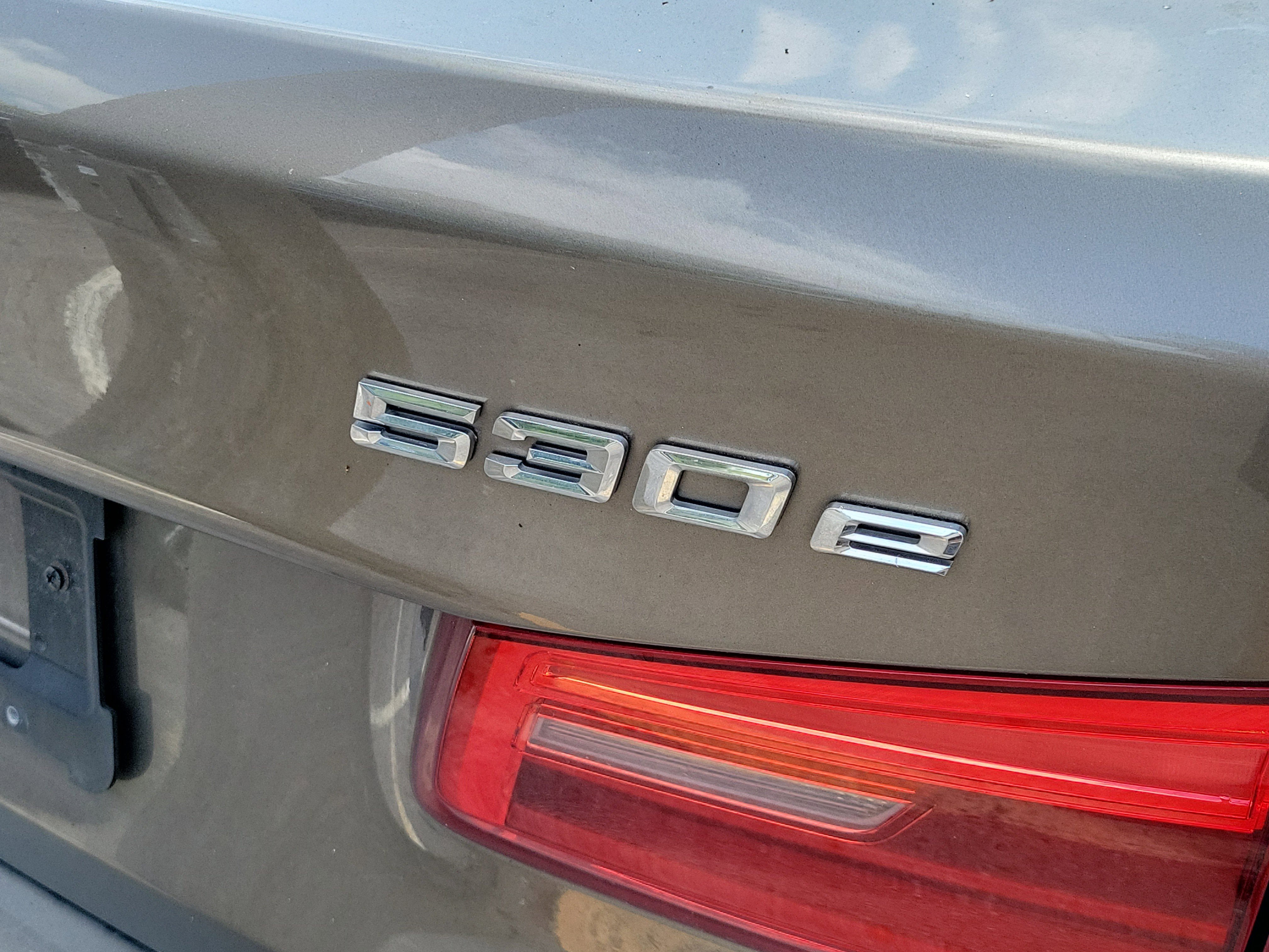 Used 2018 BMW 530e RWD image 5