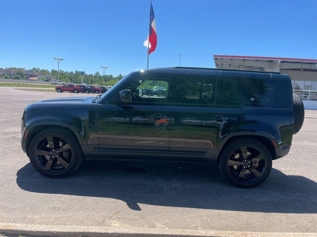 Used 2023 Land Rover Defender 110 S image 4