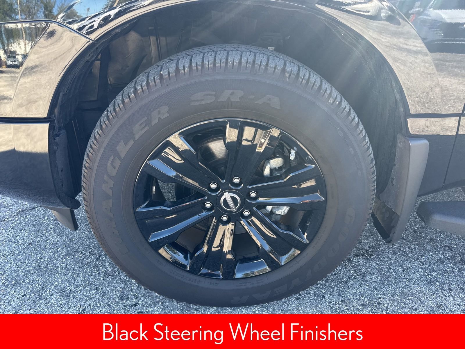 Certified 2024 Nissan Titan SV w/ SV Convenience Package image 12