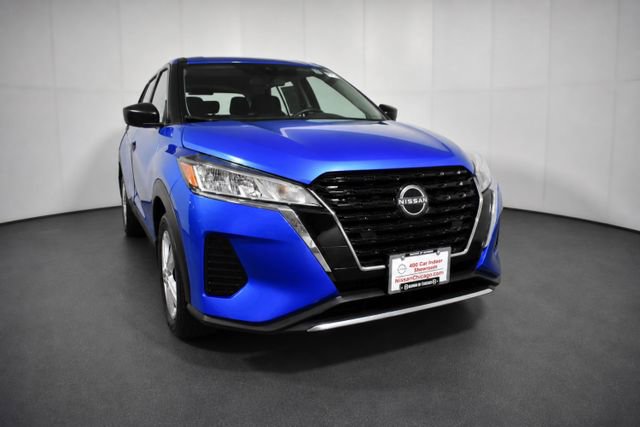 Certified 2025 Nissan Kicks Play S FWD image 3