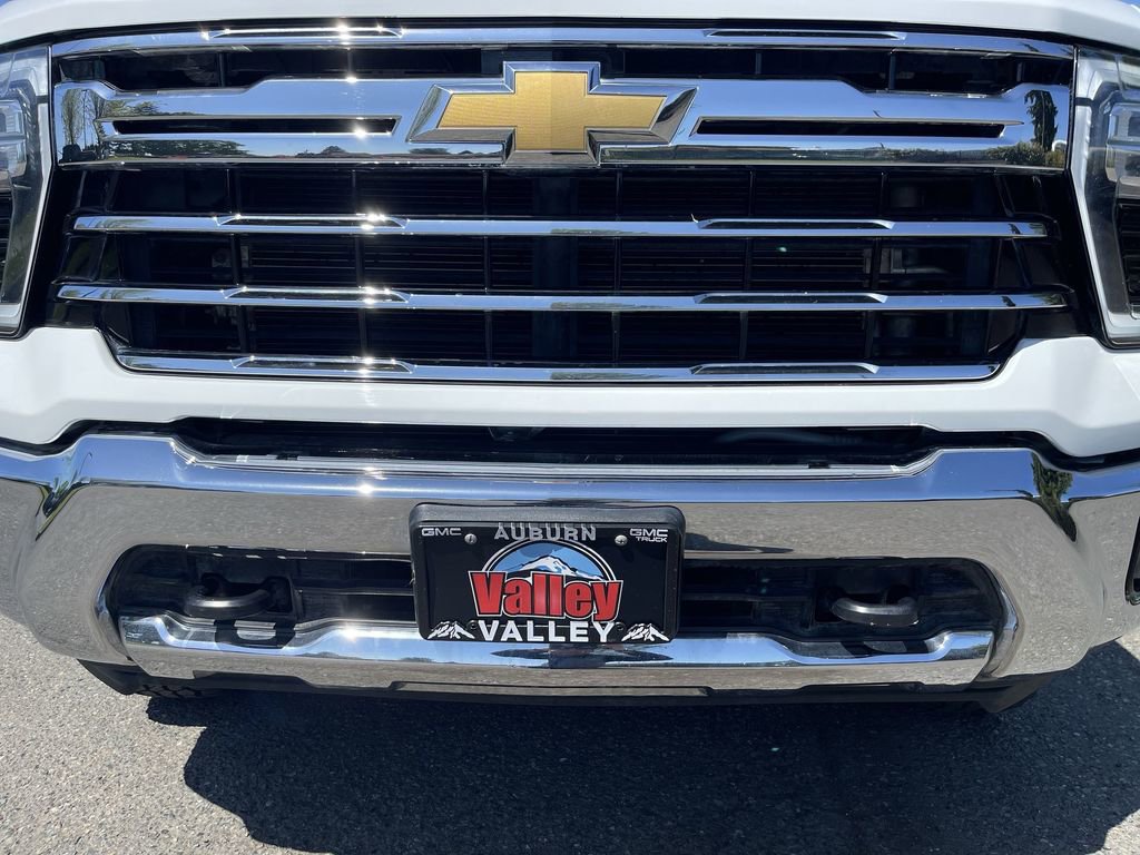 Certified 2024 Chevrolet Silverado 3500 LTZ AWD/4WD image 30