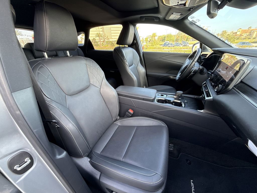 Used 2025 Lexus RX 350 Premium Plus w/ Accessory Package (Z1) image 16