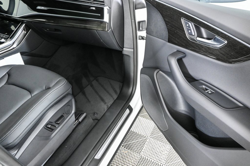 New 2025 Audi Q8 Premium image 24