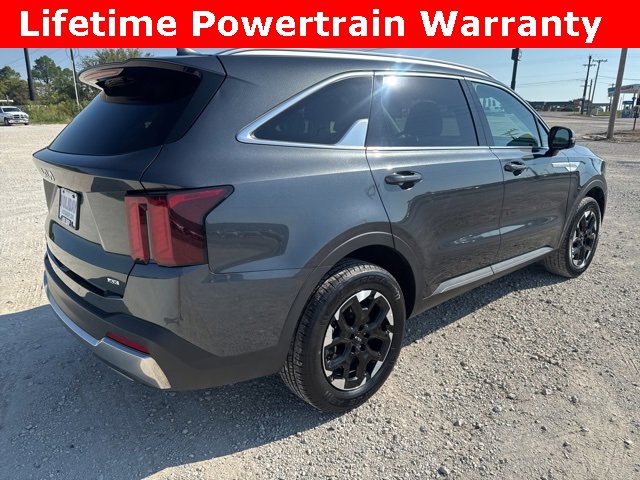 Used 2024 Kia Sorento S image 7