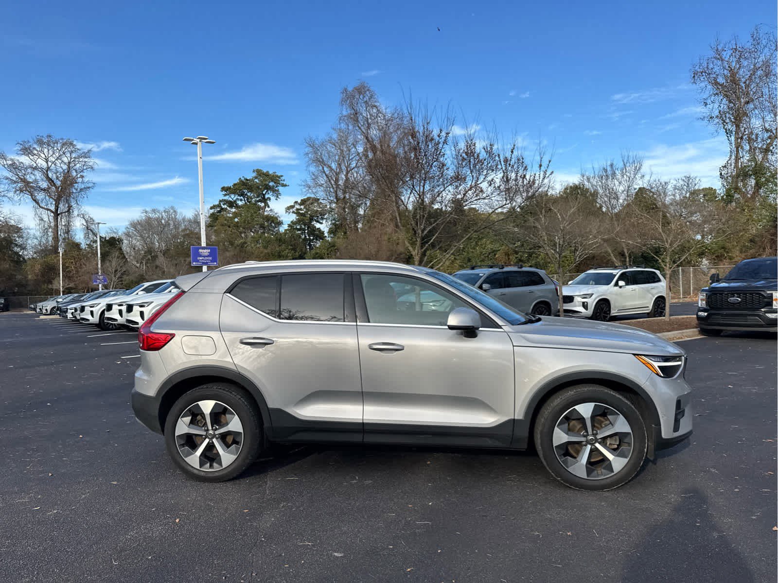 Certified 2023 Volvo XC40 B4 Plus w/ Driver Assist Package image 20