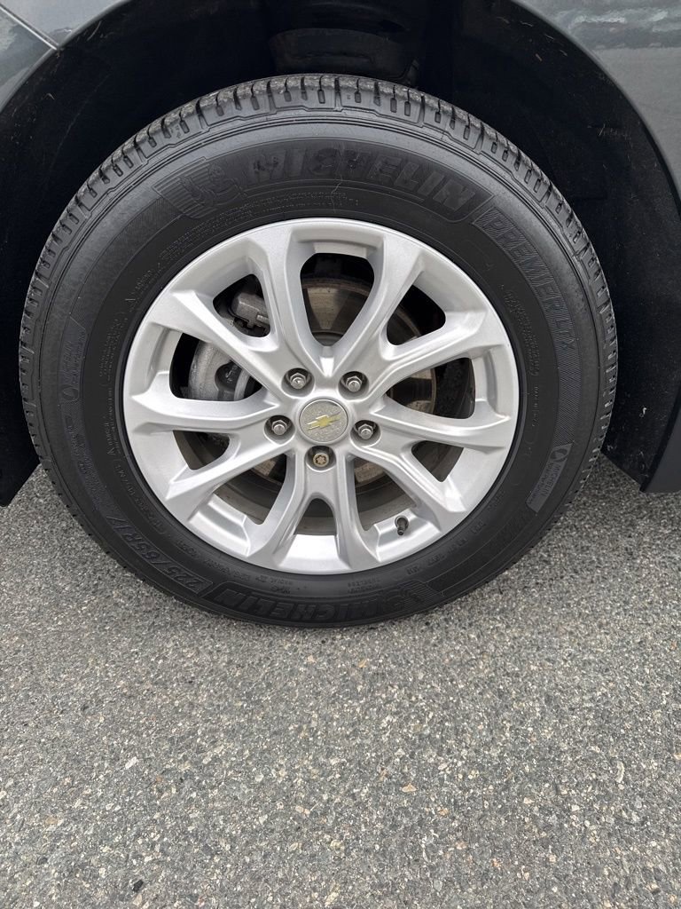 Used 2018 Chevrolet Equinox LS image 31