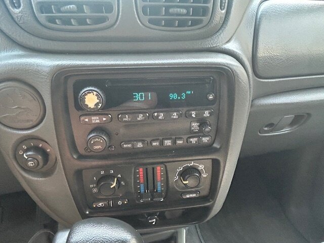 Used 2004 Chevrolet TrailBlazer LS w/ LS Preferred Equipment Group RWD image 10