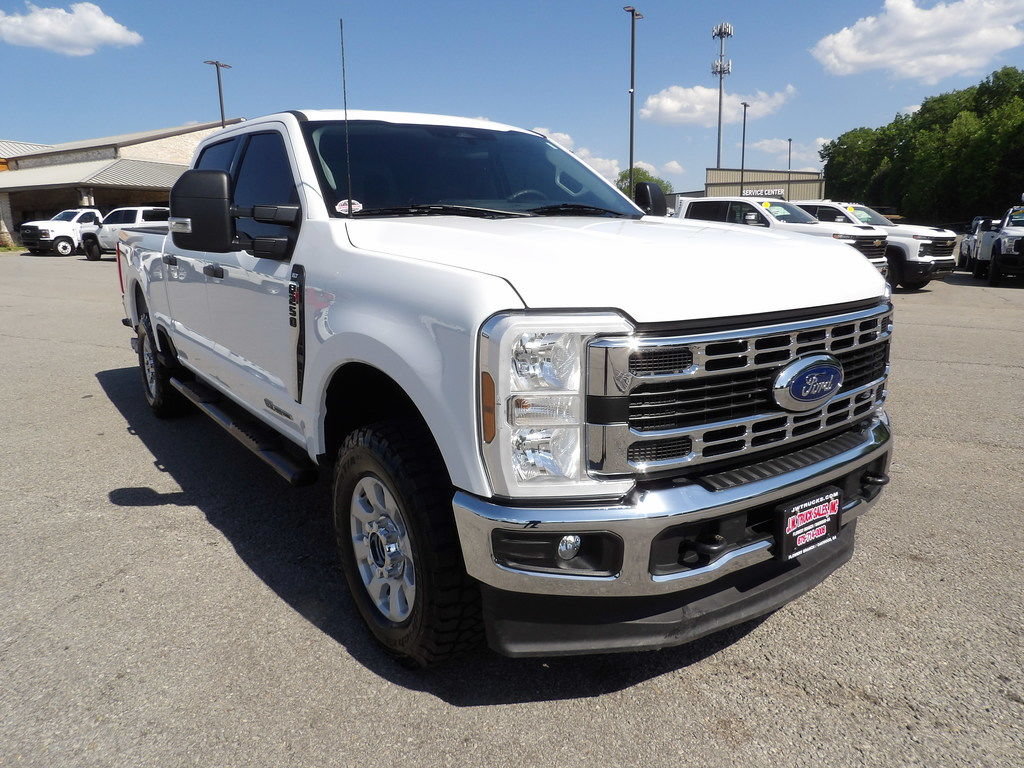 Used 2024 Ford F250 XLT w/ FX4 Off-Road Package AWD/4WD image 11