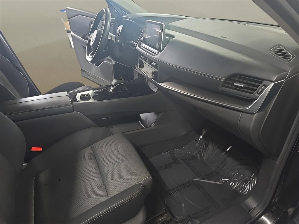 Used 2024 Nissan Rogue SV image 19