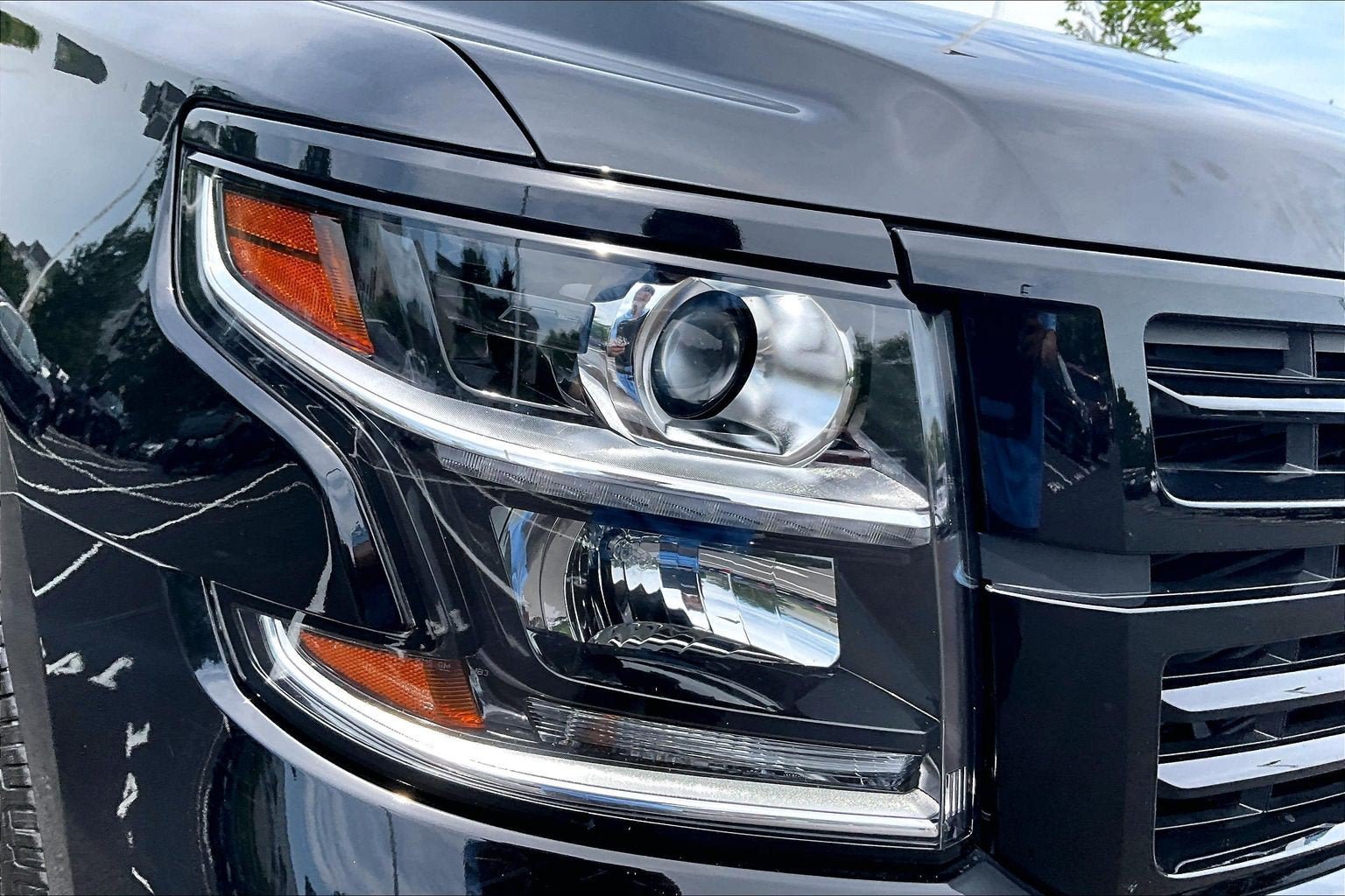 Used 2018 Chevrolet Suburban Premier AWD/4WD image 28