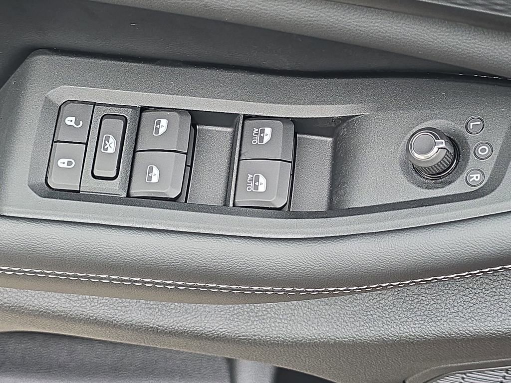 New 2025 Jeep Grand Cherokee Laredo image 27