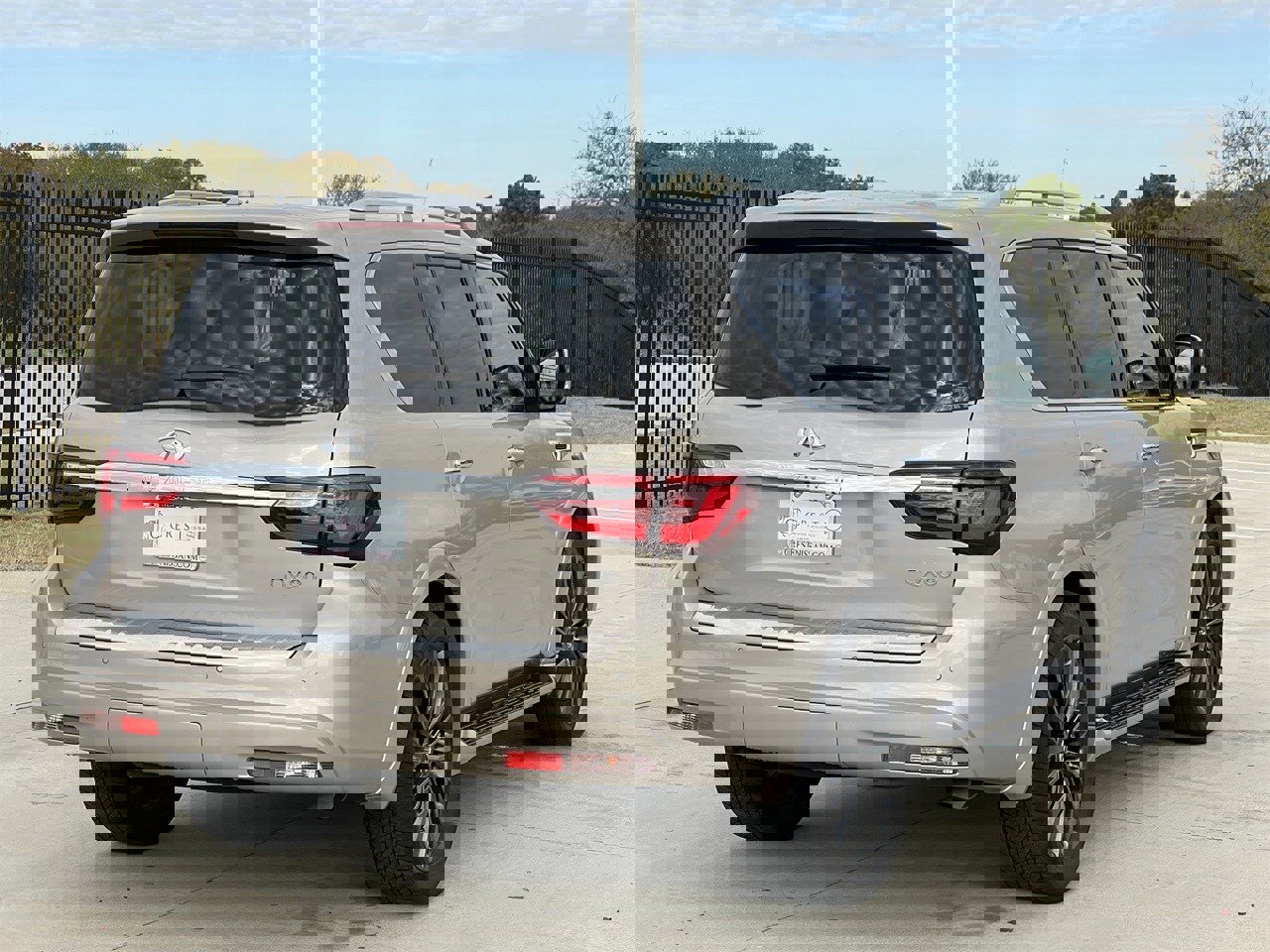 Used 2022 INFINITI QX80 Sensory w/ Cargo Package image 4