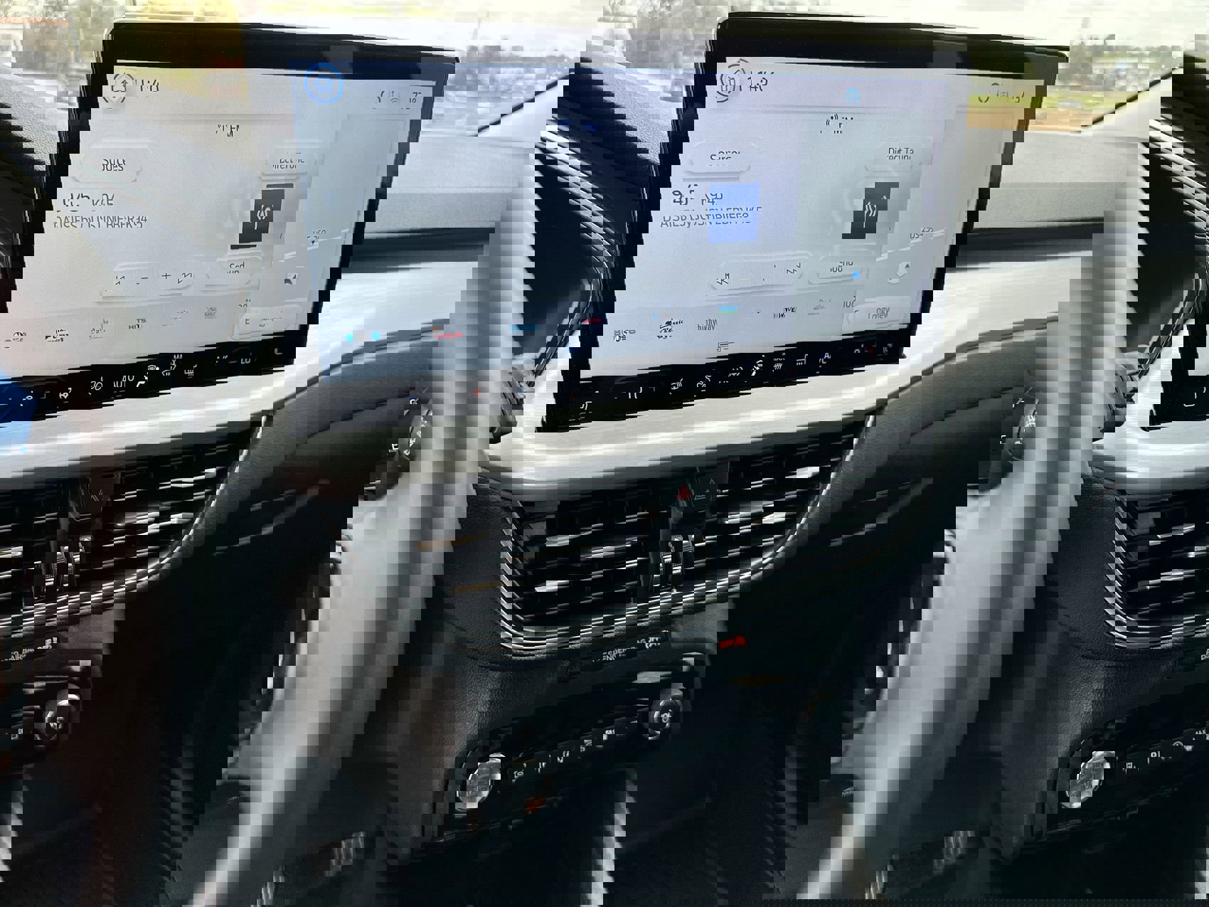 Used 2024 Ford Escape Platinum w/ Premium Technology Package image 16