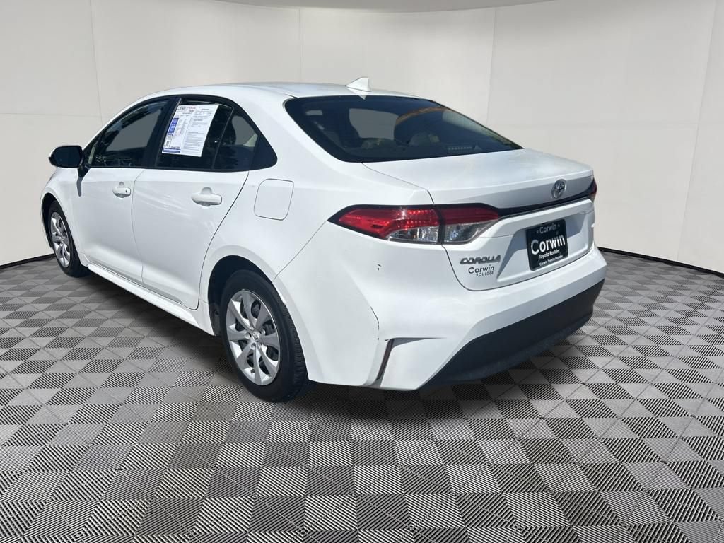 Used 2024 Toyota Corolla LE FWD image 5