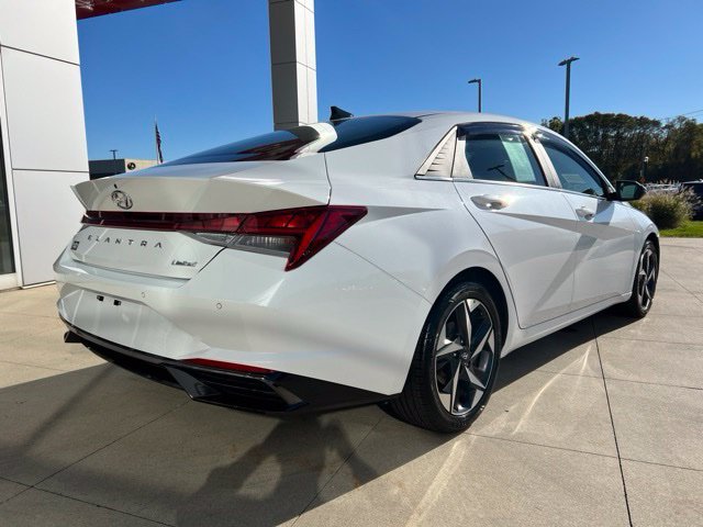Used 2023 Hyundai Elantra Limited w/ Cargo Package FWD image 9