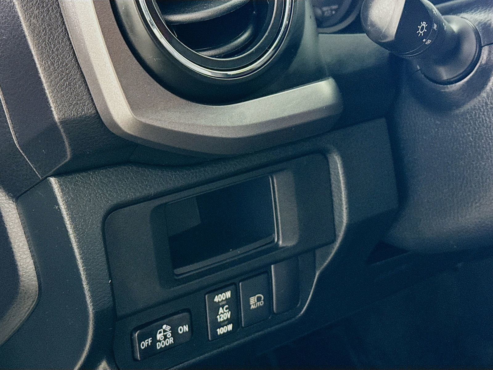 Certified 2019 Toyota Tacoma TRD Sport w/ Technology Package AWD/4WD image 8