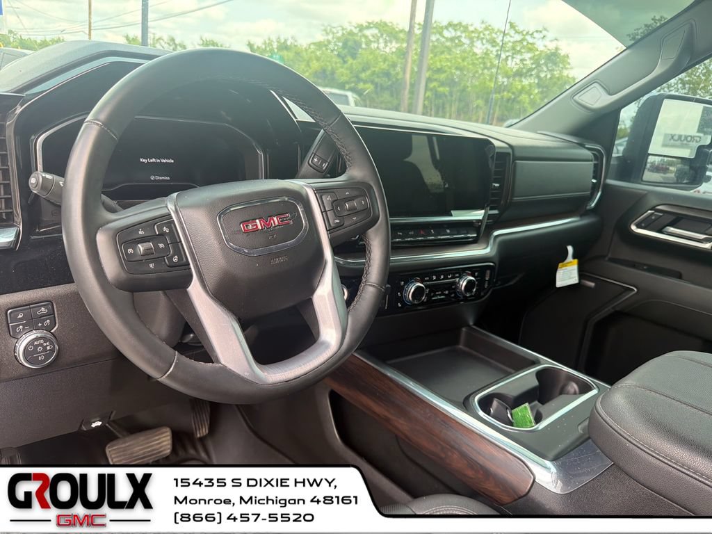 Used 2025 GMC Sierra 2500 SLT w/ SLT Premium Package AWD/4WD image 13