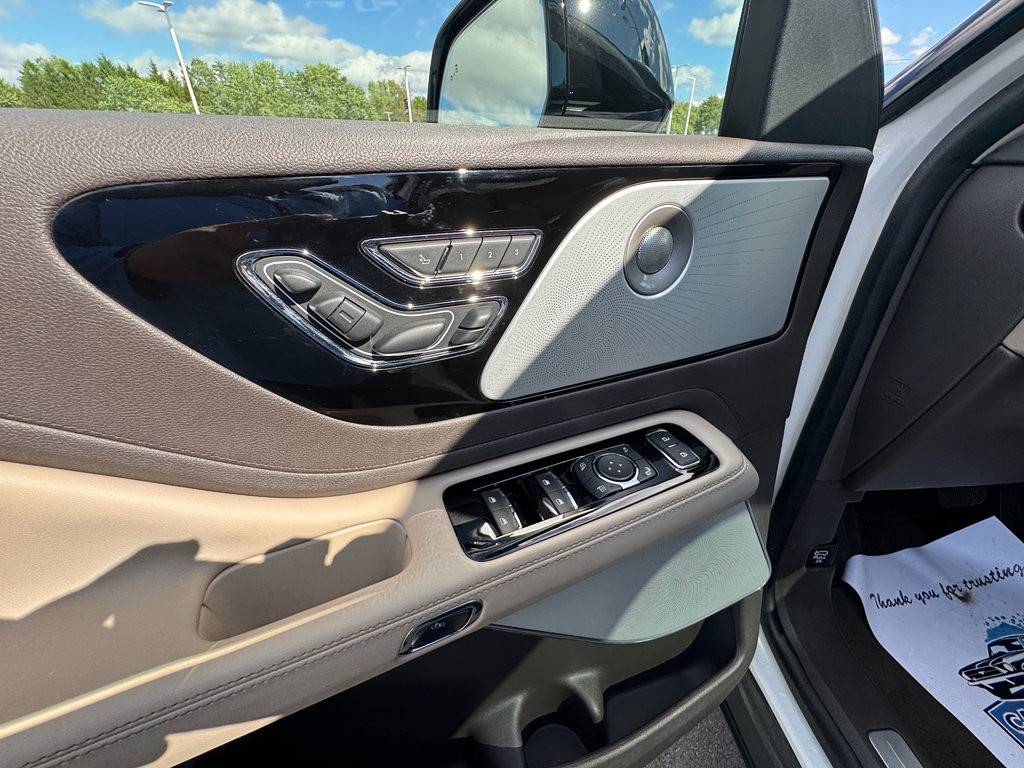 Used 2022 Lincoln Aviator Reserve w/ Equipment Group 201A AWD/4WD image 33