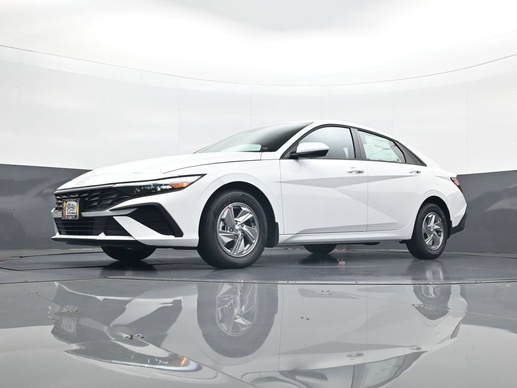 New 2026 Hyundai Elantra SE FWD image 21