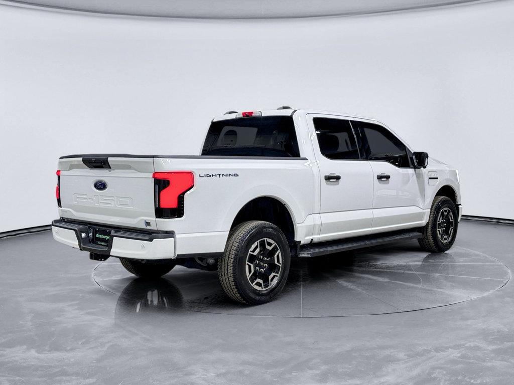 Used 2023 Ford F150 Lightning XLT AWD/4WD image 3