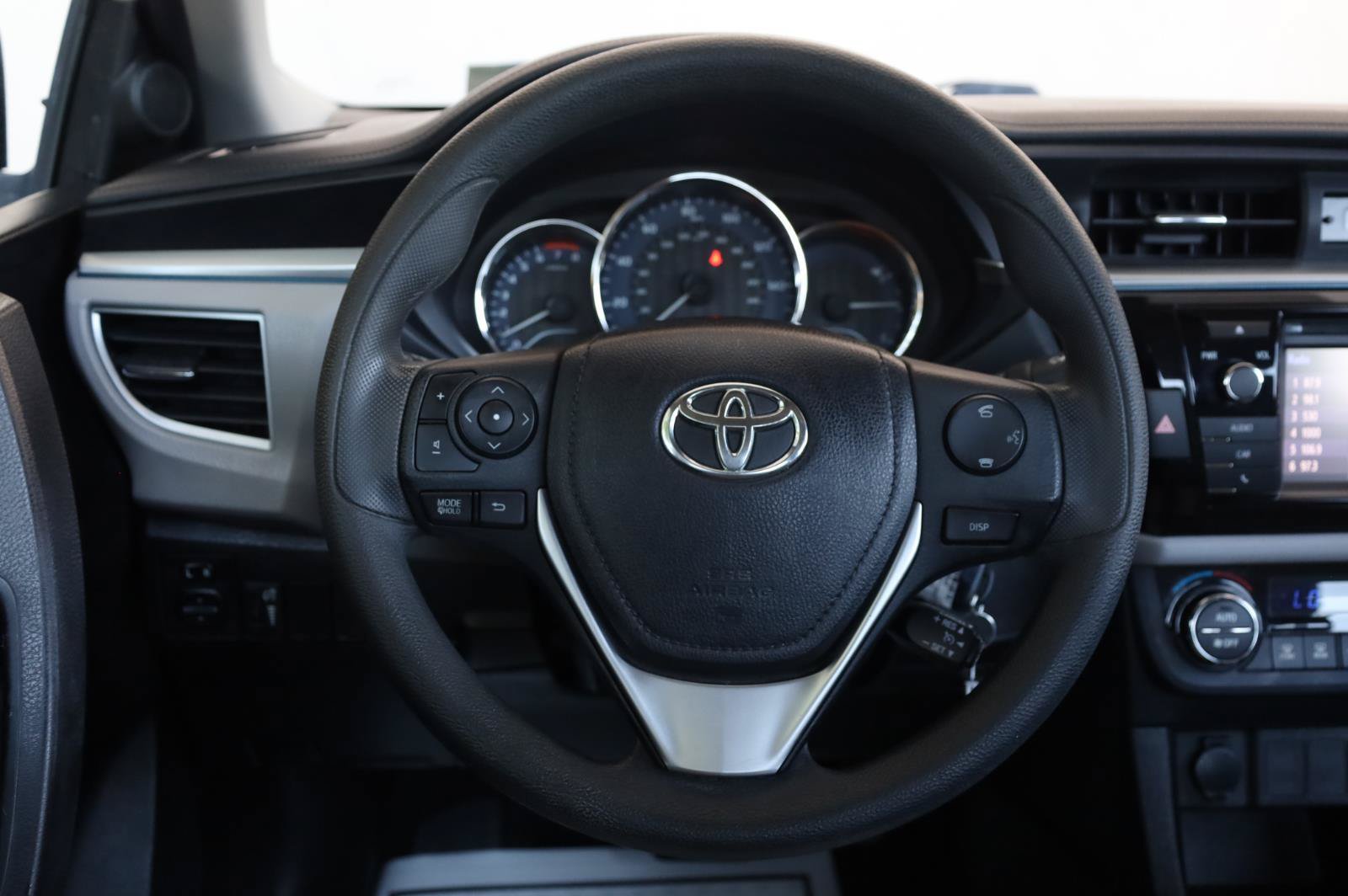 Used 2014 Toyota Corolla LE FWD image 32