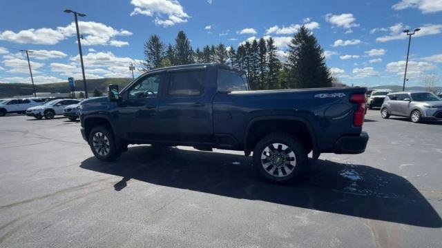 Used 2021 Chevrolet Silverado 2500 Custom w/ Custom Value Package AWD/4WD image 6