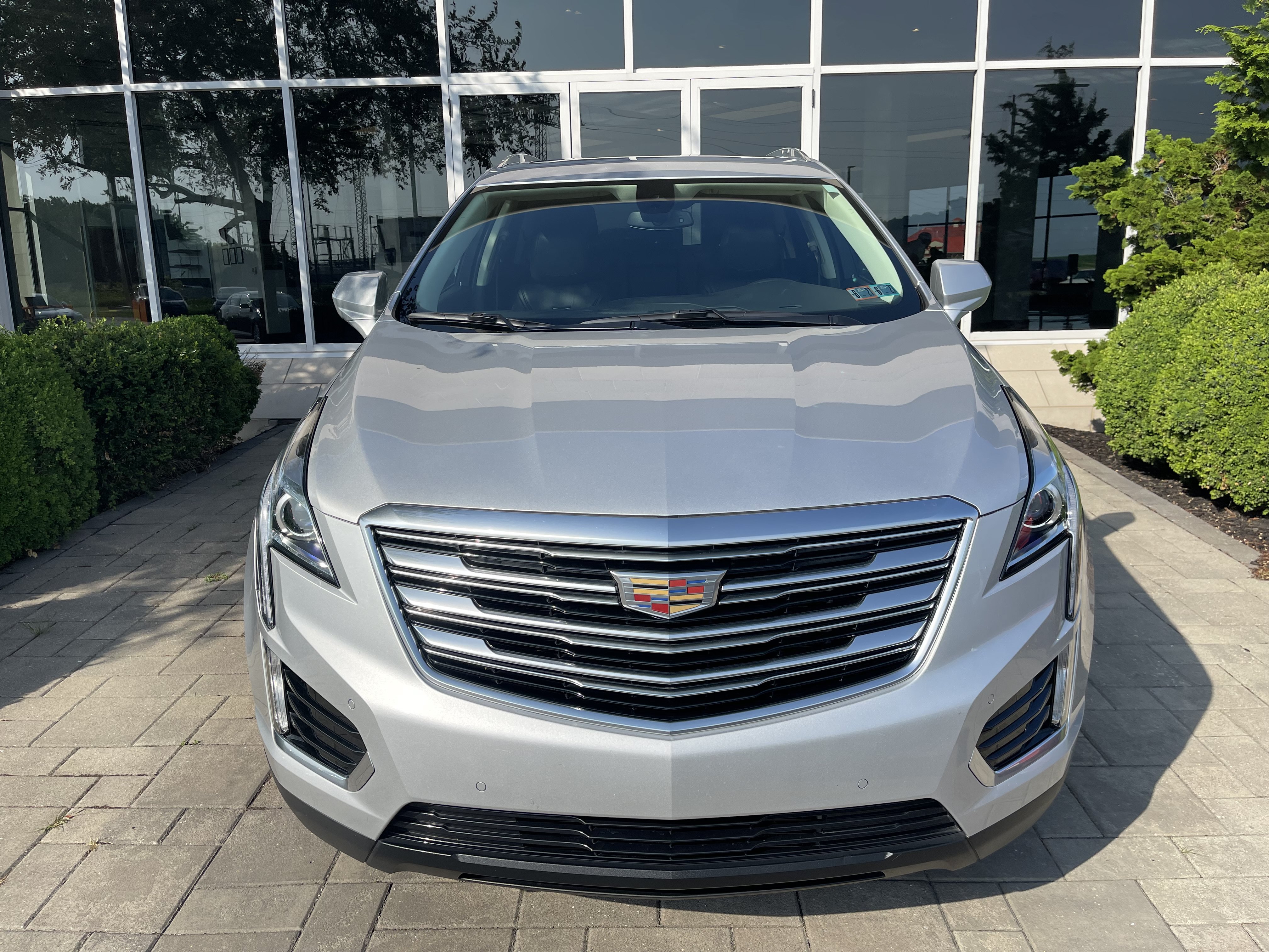 Used 2017 Cadillac XT5 Luxury w/ Driver Awareness Package AWD/4WD image 2