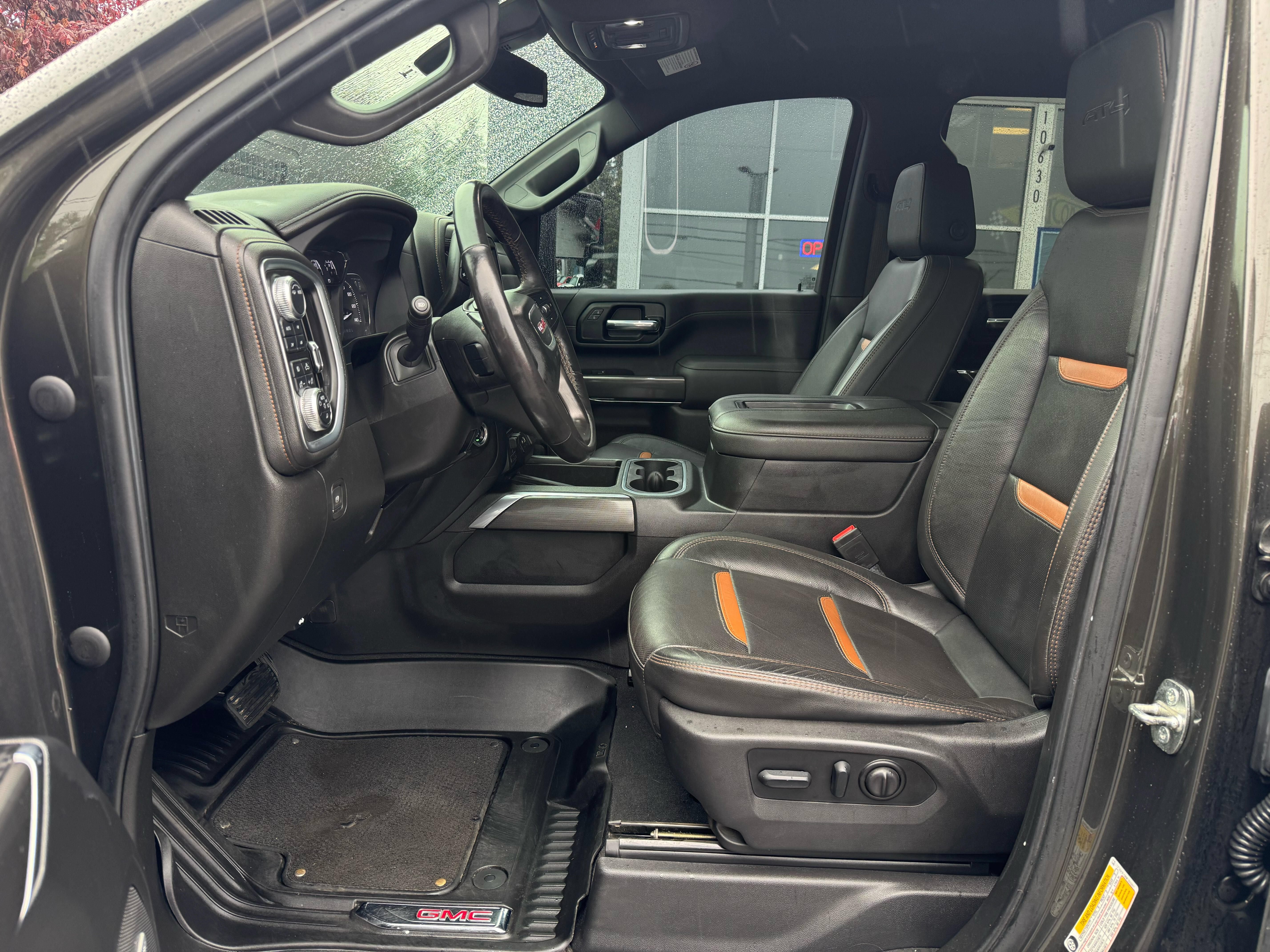 Used 2022 GMC Sierra 2500 AT4 w/ AT4 Preferred Package AWD/4WD image 5