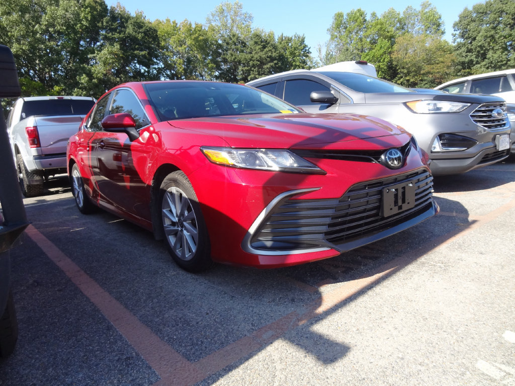 Used 2023 Toyota Camry LE FWD image 1