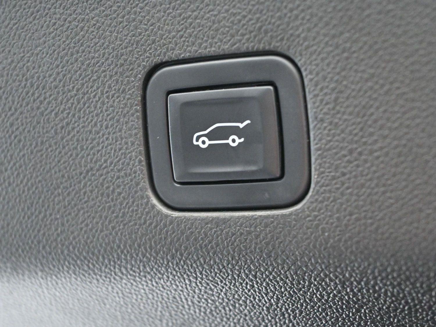 Used 2022 Chevrolet Suburban High Country image 12